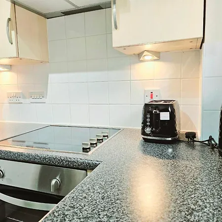 Beautiful Townhouse With Netflix Villa Long Eaton Exterior photo