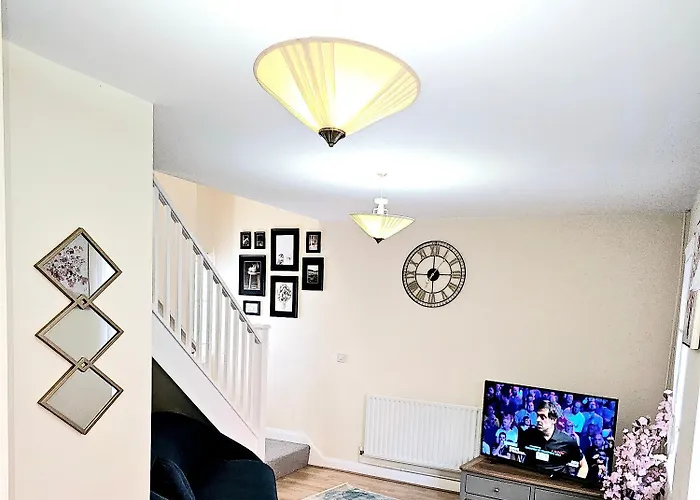 Beautiful Townhouse With Netflix