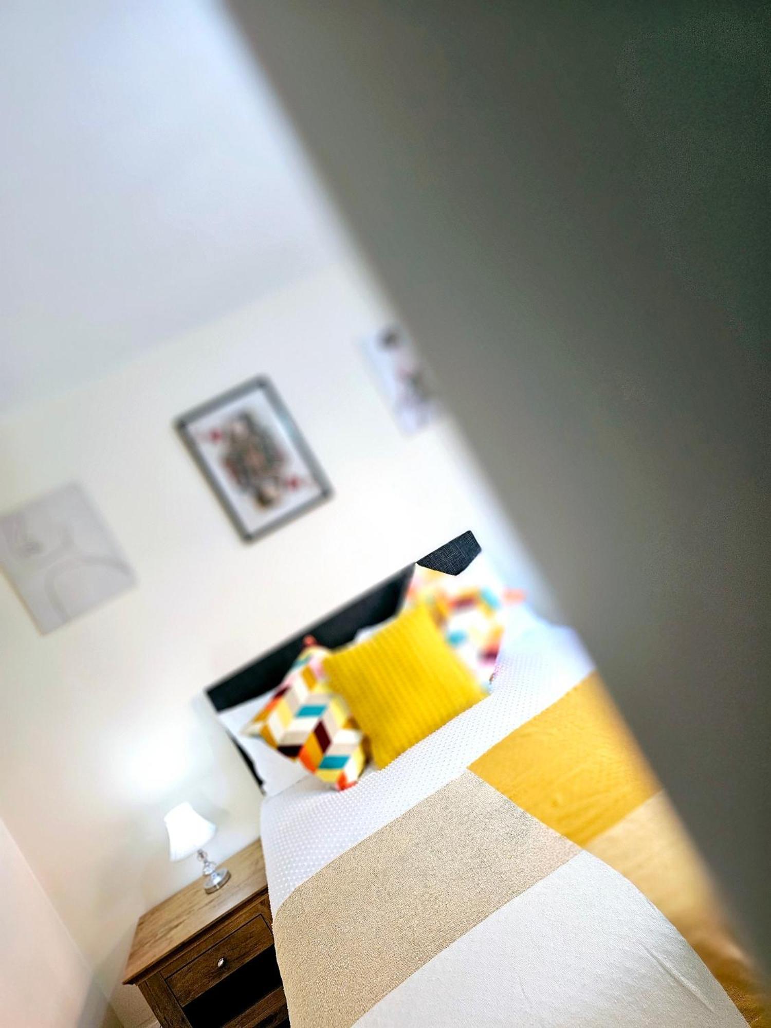 Beautiful Townhouse With Netflix *